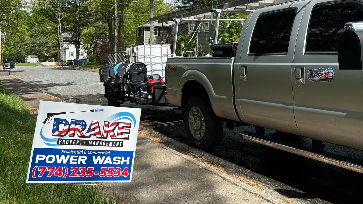 Professional house washing service - Drake Power Washing in MetroWest Boston